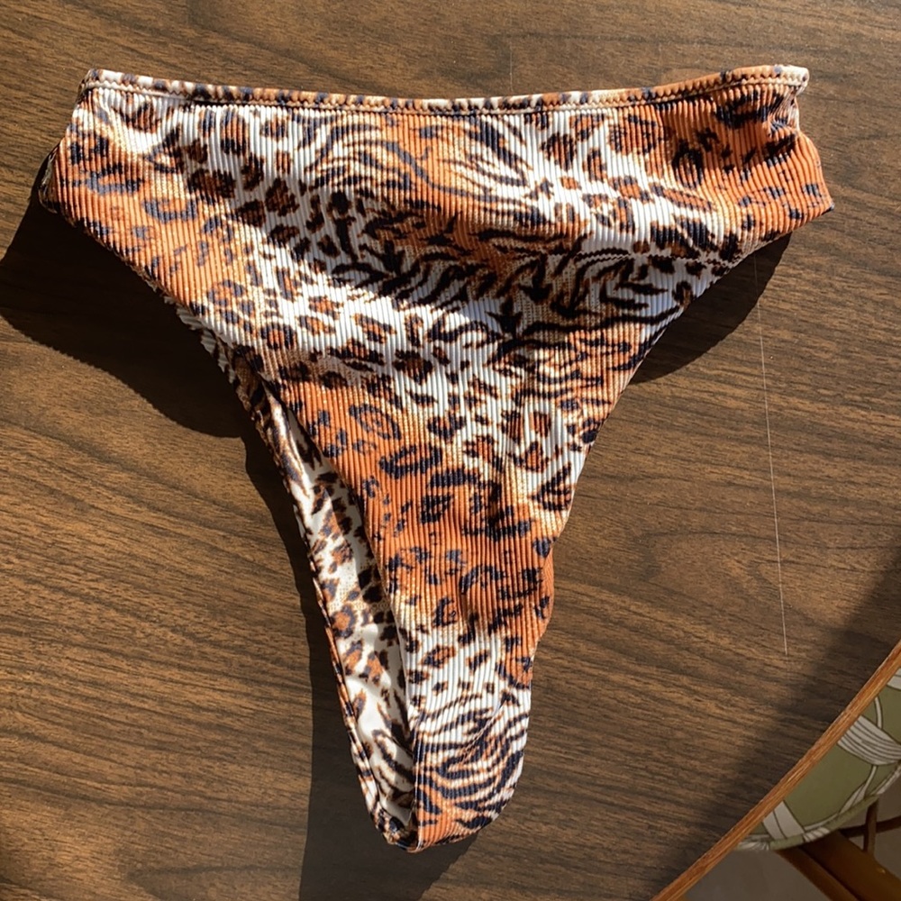 Two-Piece Leopard LaHana Suit - Picture 2 of 7